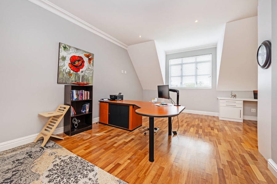 7 Bedroom Property for Sale in Flamingo Vlei Western Cape